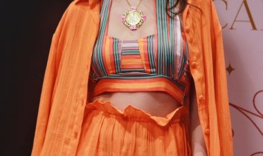 Aneri Vajani Dons A Never Seen Before Avatar in her latest Song ' Shehar Mai Bewafa'