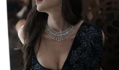 Giorgia Andriani Stuns in Desi Bold Avatar In A Black Saree: A Mesmerizing Vision of Elegance and Glamour