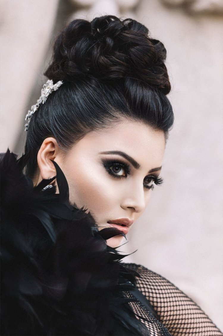 Urvashi Rautela once again creates history becomes first youngest Indian Showstopper at Paris Fashion Week 2023