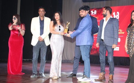 Paritosh aka Aashish Mehrotra made a special appearance as the chief guest at the Miss and Mrs Bhayander 2024 fashion show