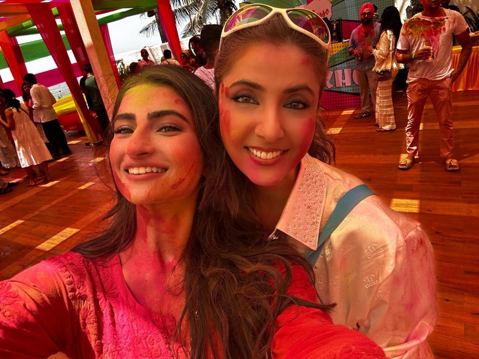 Actress Jyoti Saxena Celebrates Holi with Bollywood Friends Tripti Dimri, Daisy Shah, Palak Tiwari, and Many More Embracing the Festival's Joy At Vineet Jain's Rang Barse Holi Bash